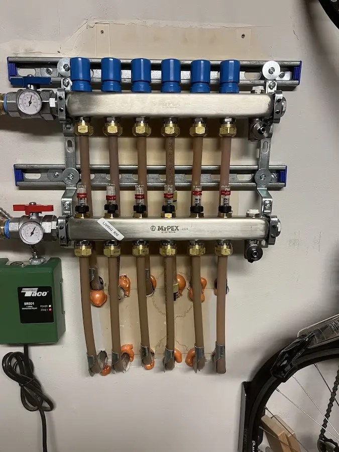 Plumber performing Leak Detection at a residential property in Waipio